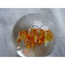 Paperweight Presse Papier Oranje Geel Kristal met Luchtbel
