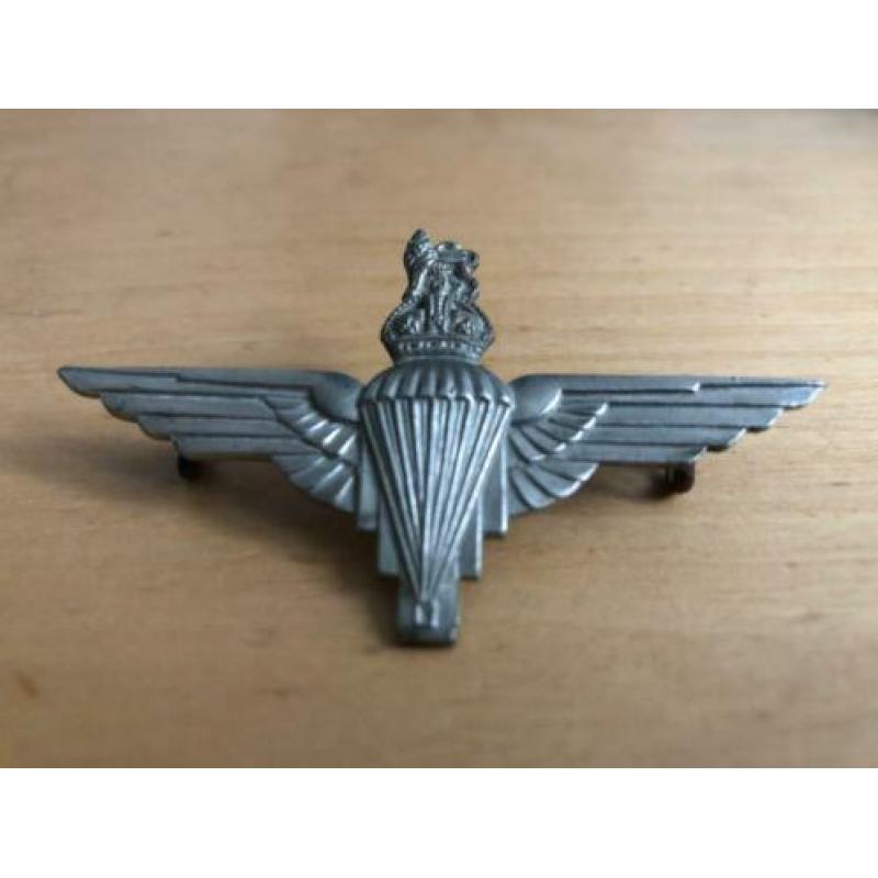WW2 Engelse capbadge, metaal, Parachute Regiment