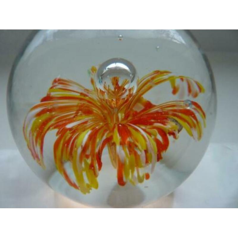 Paperweight Presse Papier Oranje Geel Kristal met Luchtbel