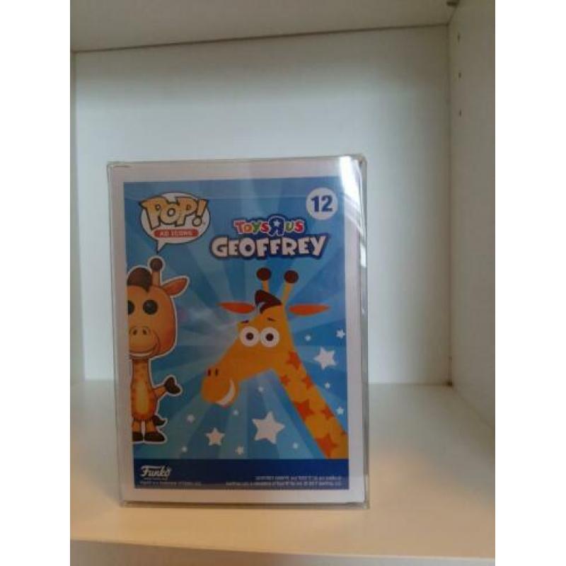 Geoffrey the giraffe flocked toysrus exclusive funko pop