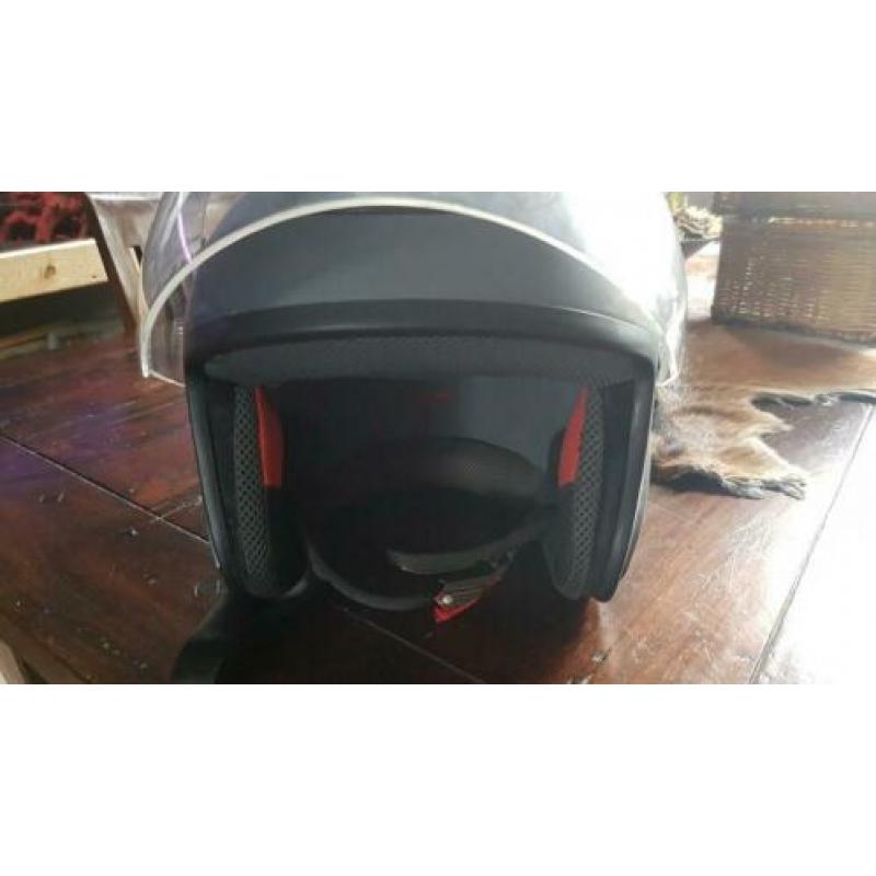 Goeie brommer helm maat XL