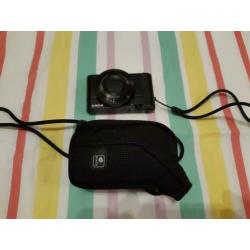 Sony rx100 met hoesje en 4GB geheugenkaart.
