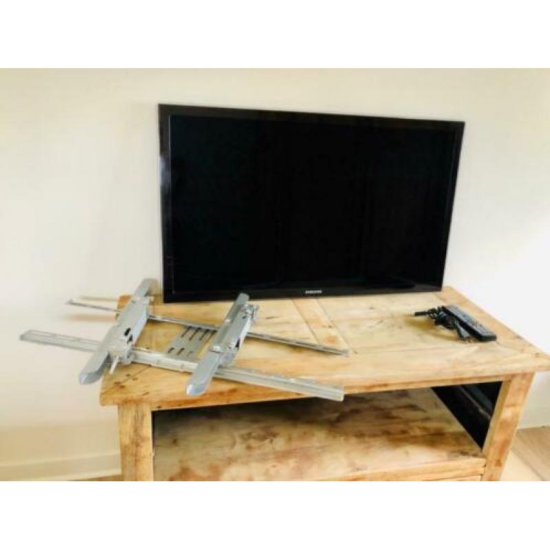 LCD tv 40 inch