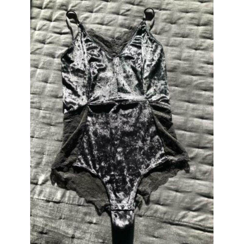 Body, Monki, maat M, NIEUW!