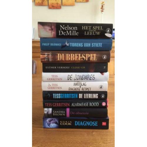 10 thrillers (1 pakket)