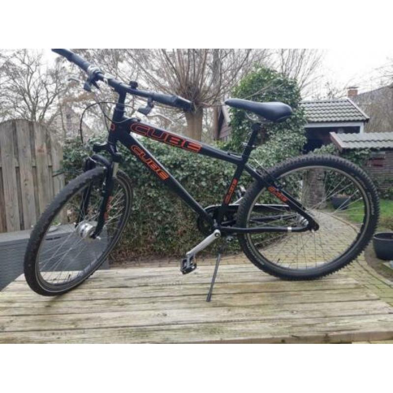 Crossfiets, mat zwart, Pegasus/Cube