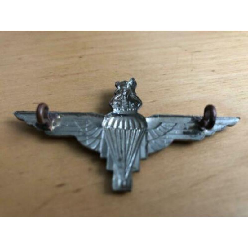 WW2 Engelse capbadge, metaal, Parachute Regiment