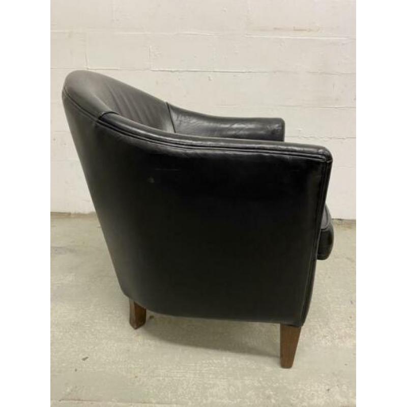 Zwart leren clubfauteuiltje