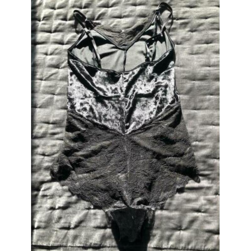 Body, Monki, maat M, NIEUW!