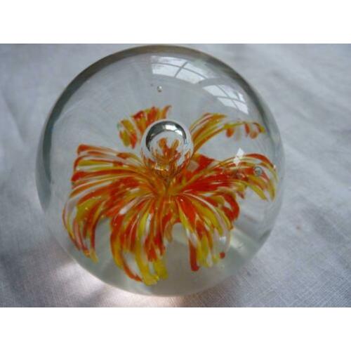 Paperweight Presse Papier Oranje Geel Kristal met Luchtbel