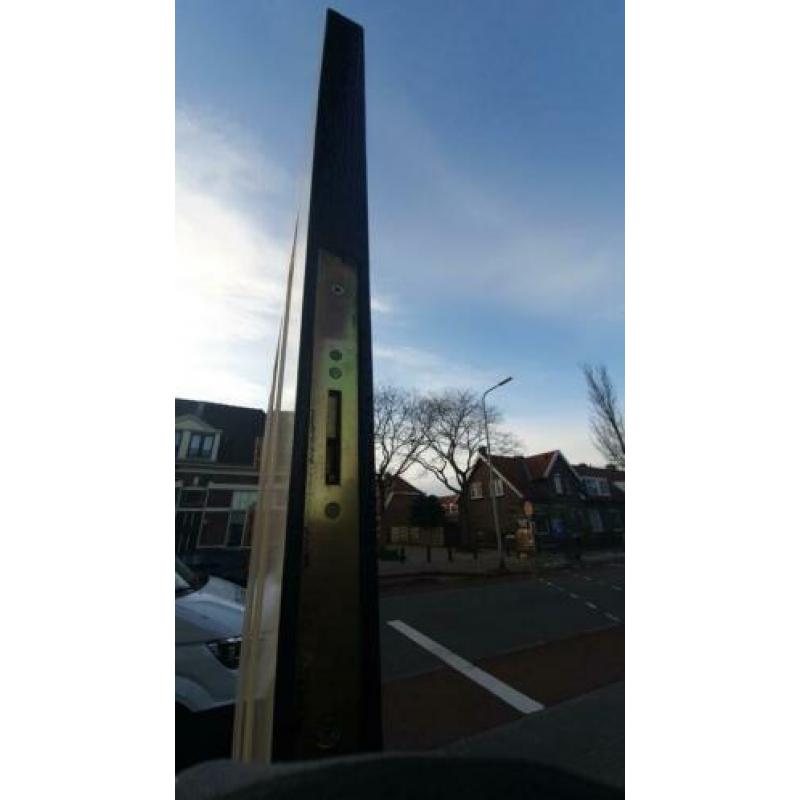 Hardhouten buitendeur 86.5x220cm. Dubbelglas.