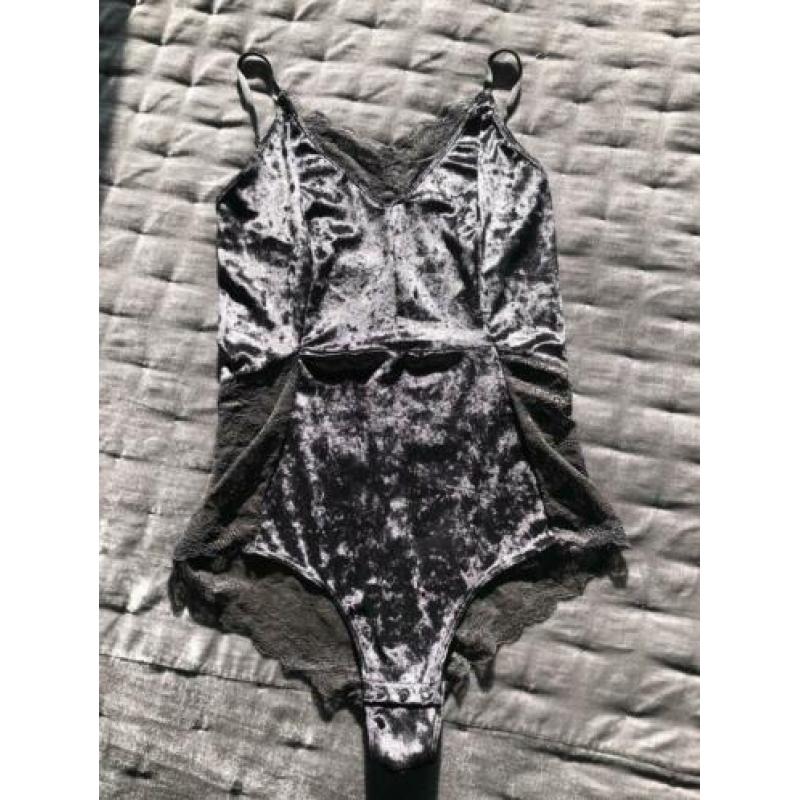 Body, Monki, maat M, NIEUW!