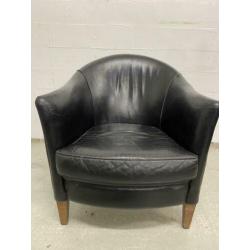 Zwart leren clubfauteuiltje