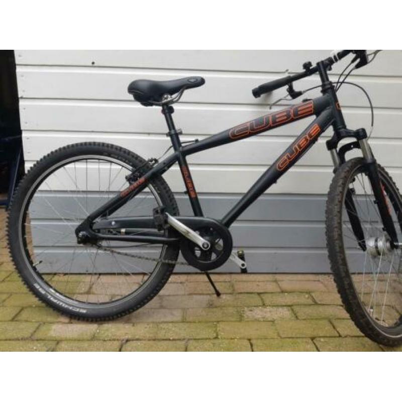 Crossfiets, mat zwart, Pegasus/Cube