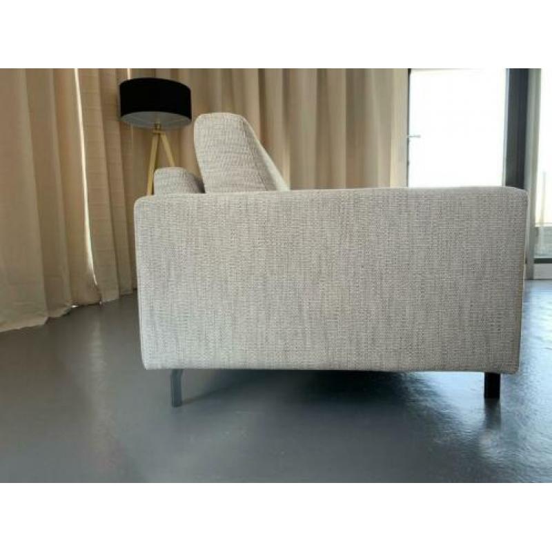 Zuiver Jean 2,5 Zits bank, kleur Latte.(8 maanden garantie)