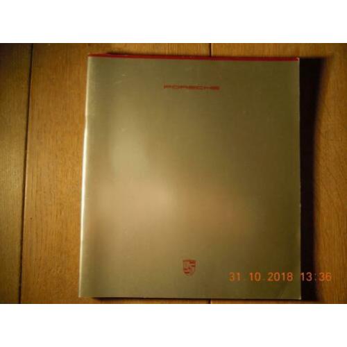 Verzamel folder Porsche met 911, 944 en 928. 24 Pagina s. Ne