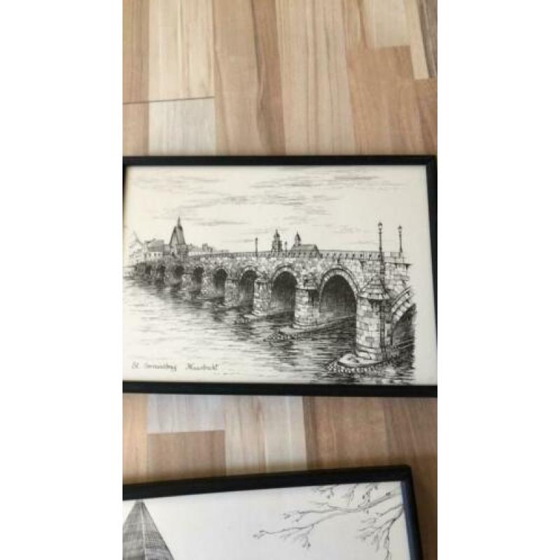Set drie tekeningen Maastricht- kunststof lijstjes