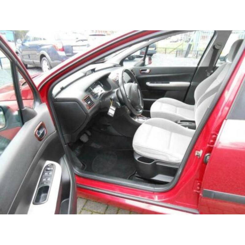 Peugeot 307 Break 2.0-16V XT AUTOMAAT AIRCO TREKHAAK