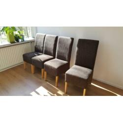 Tweepersoonsbank, fauteuil en 4 eetkamerstoelen