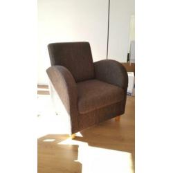 Tweepersoonsbank, fauteuil en 4 eetkamerstoelen