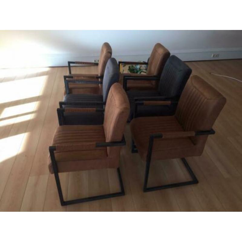 Industriële stoelen te koop
