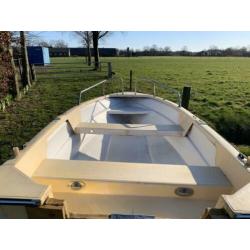 Polyester boot met trailer