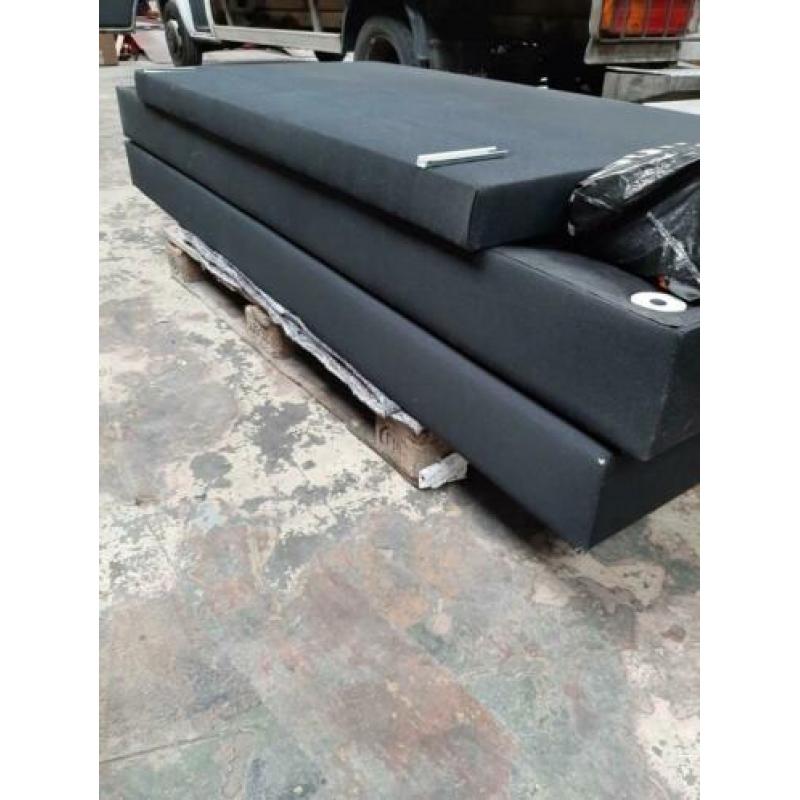 Zwarte boxspringbed 140 x 210 excl. matras