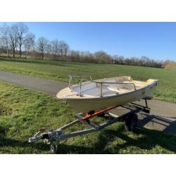 Polyester boot met trailer