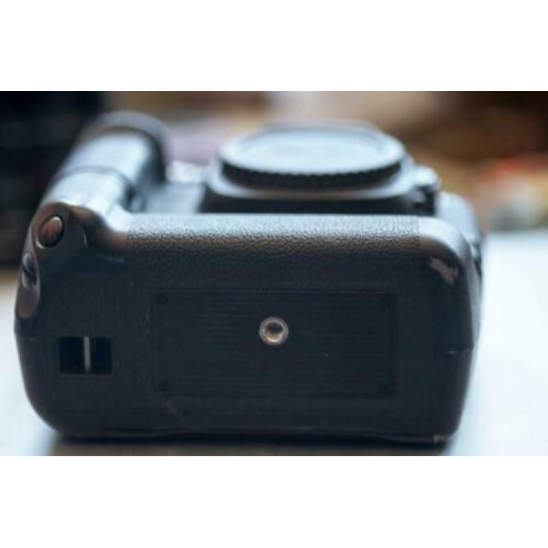 Canon EOS 5D mark II body+ Grip