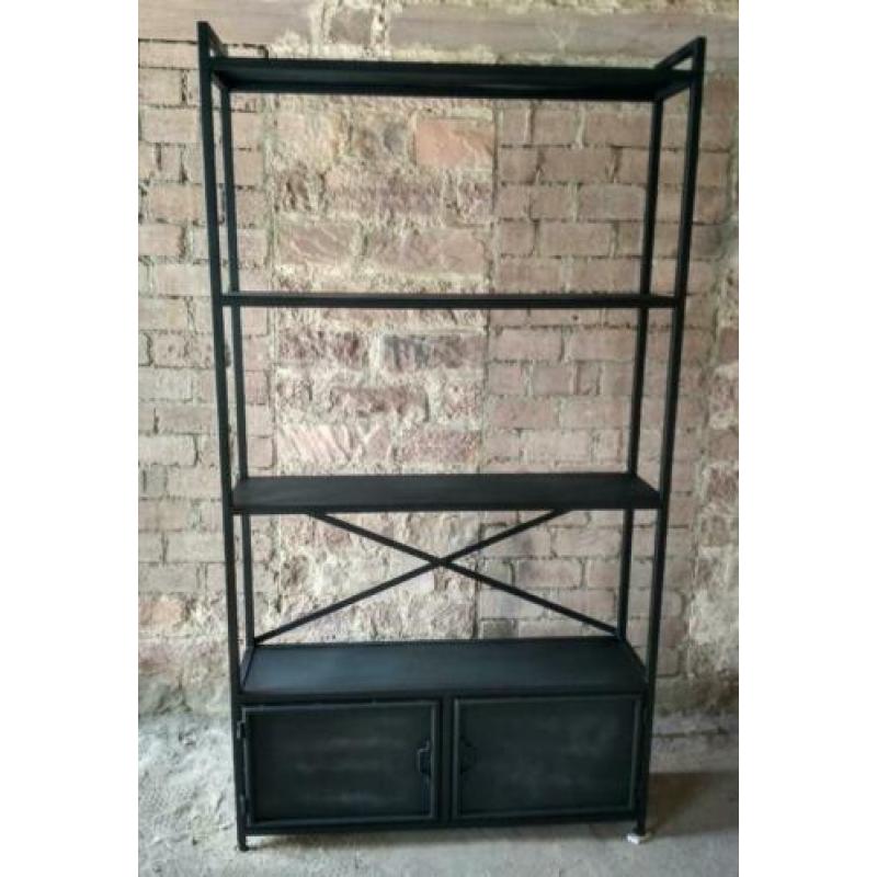 Prachtige Industriële metale kast 120cm.deuren laagste prijs