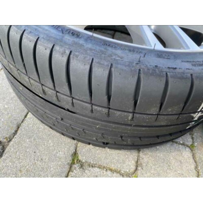 BMW 19 inch styling 403 M velgen met Banden