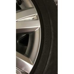 Mercedes C klasse Dunlop banden 205/55R16 zo goed als nieuw!