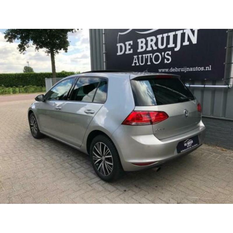 Volkswagen Golf 1.4 TSI Highline Pannoramdak,navi