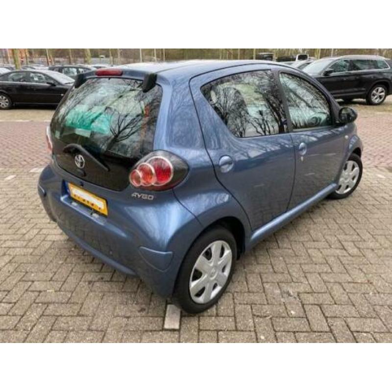 Toyota Aygo 1.0 12V VVT-I 5DRS airco