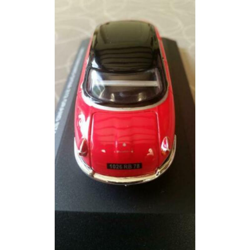Nostalgia N023C Panhard Dyna Z12 luxe 1957 1/43