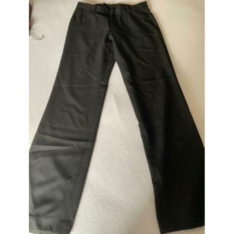 mooie zwarte broek met bijpassend gilet en das maat M