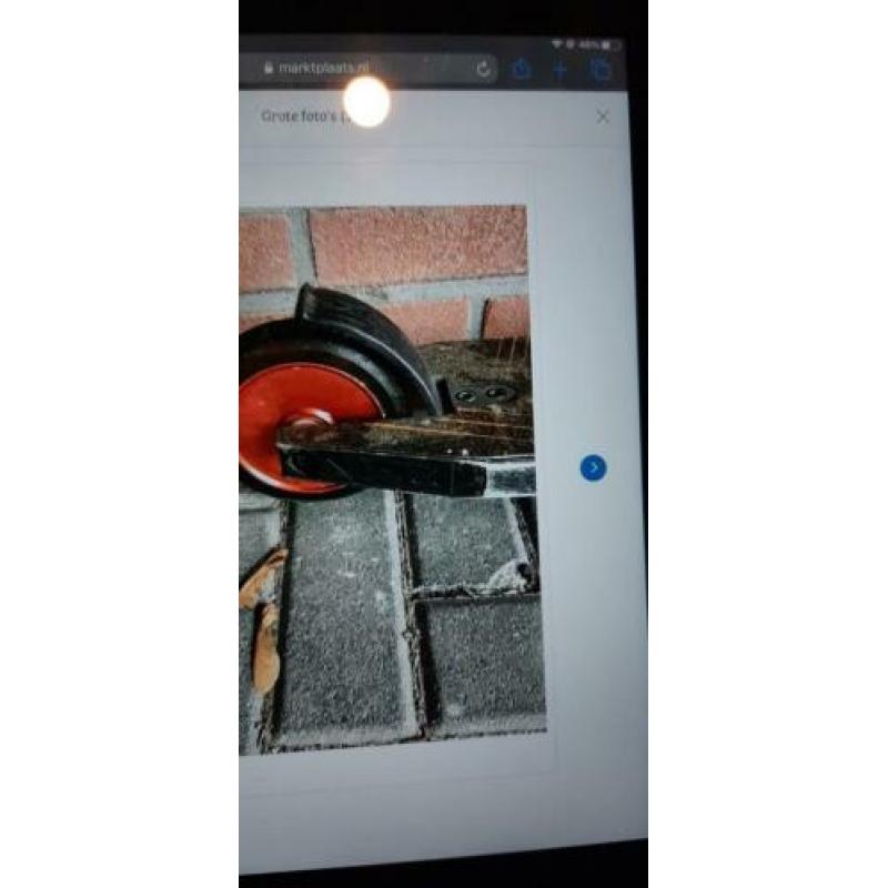 Mgp Madd VX8 pro stuntstep in zwart/rood.
