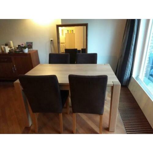 blank eiken eettafel
