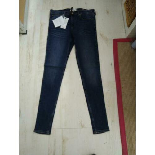 Skinny jeans MANGO maat 40.