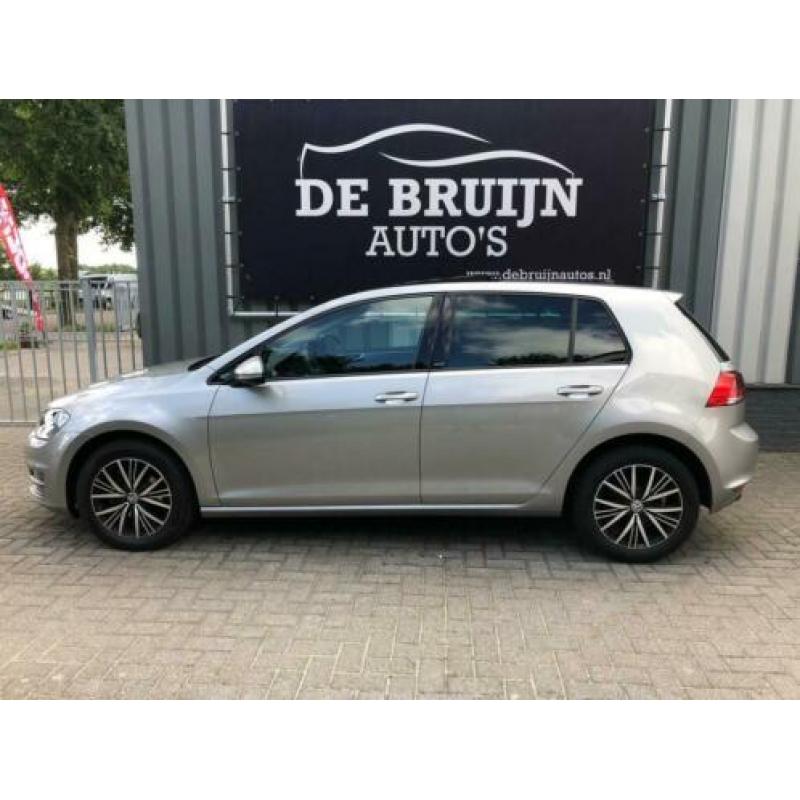 Volkswagen Golf 1.4 TSI Highline Pannoramdak,navi