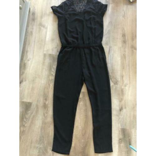 Zwarte nieuwe jumpsuit maat 38, valt als een ruime 40!
