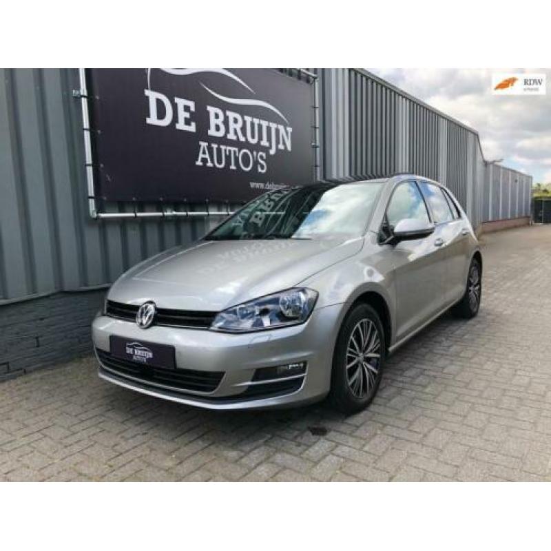 Volkswagen Golf 1.4 TSI Highline Pannoramdak,navi