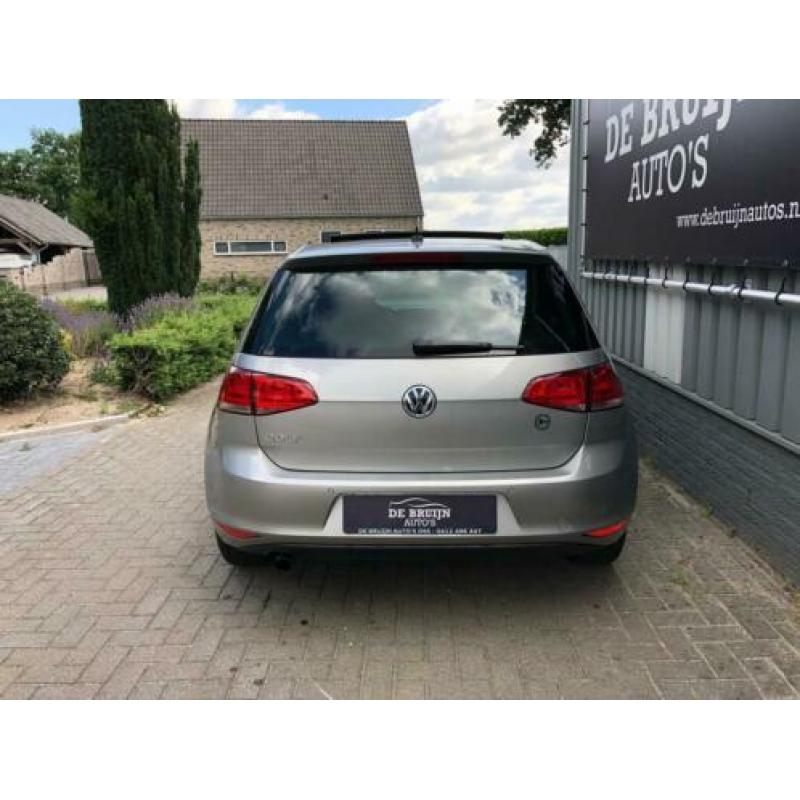 Volkswagen Golf 1.4 TSI Highline Pannoramdak,navi