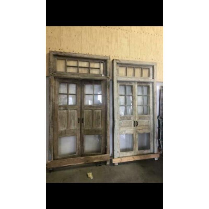 Deuren nieuw 2 stuks bieden