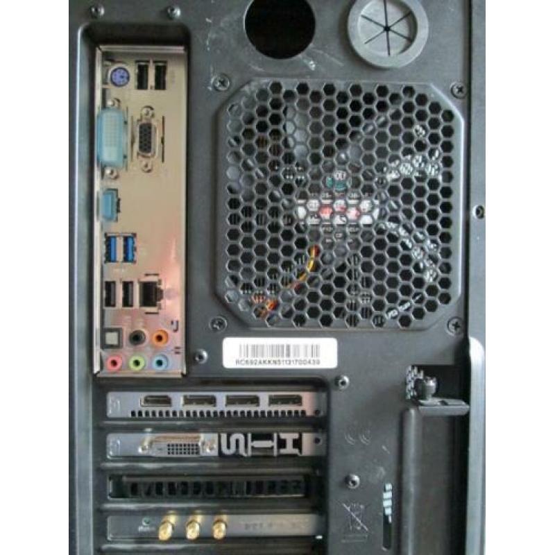 Dikke Game PC (zie adv. voor de specificaties!!)