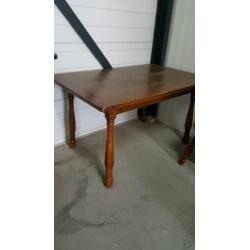 Eettafel leuk om te restyle dit weekend ophalen