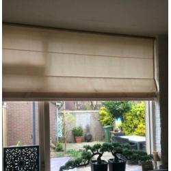 3 nette beige vouwgordijnen