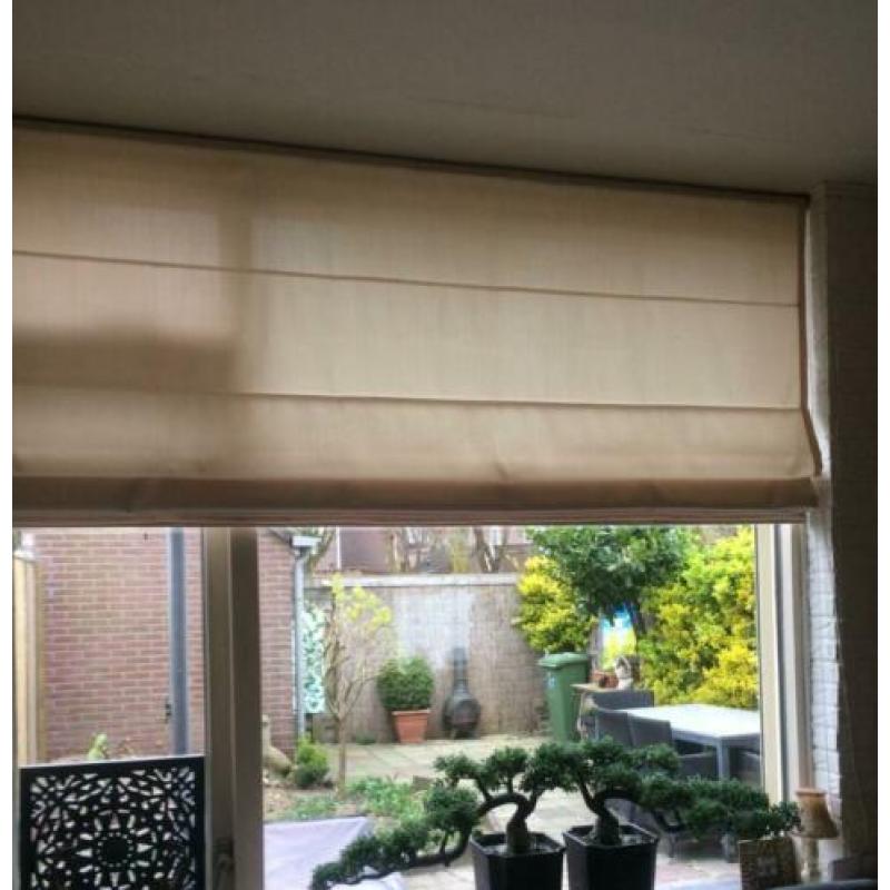 3 nette beige vouwgordijnen