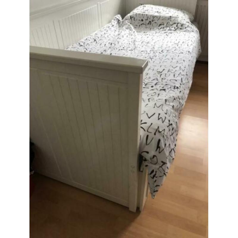 Hemnes bed Ikea