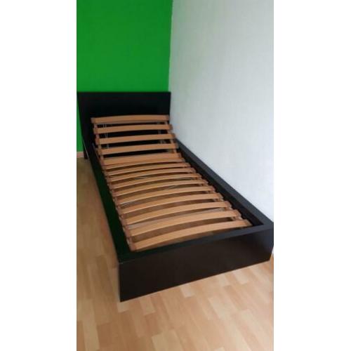 Ikea Malm eenpersoonsbed met verstelbare lattenbodem.